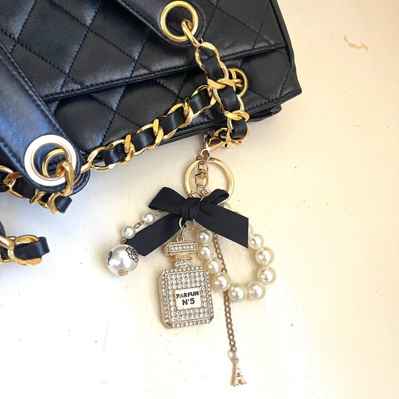 NWT Perfume bottle №5 Rhinestone/Pearls Crystal Bag Charm Pendant Key Ho… - Picture 4 of 8